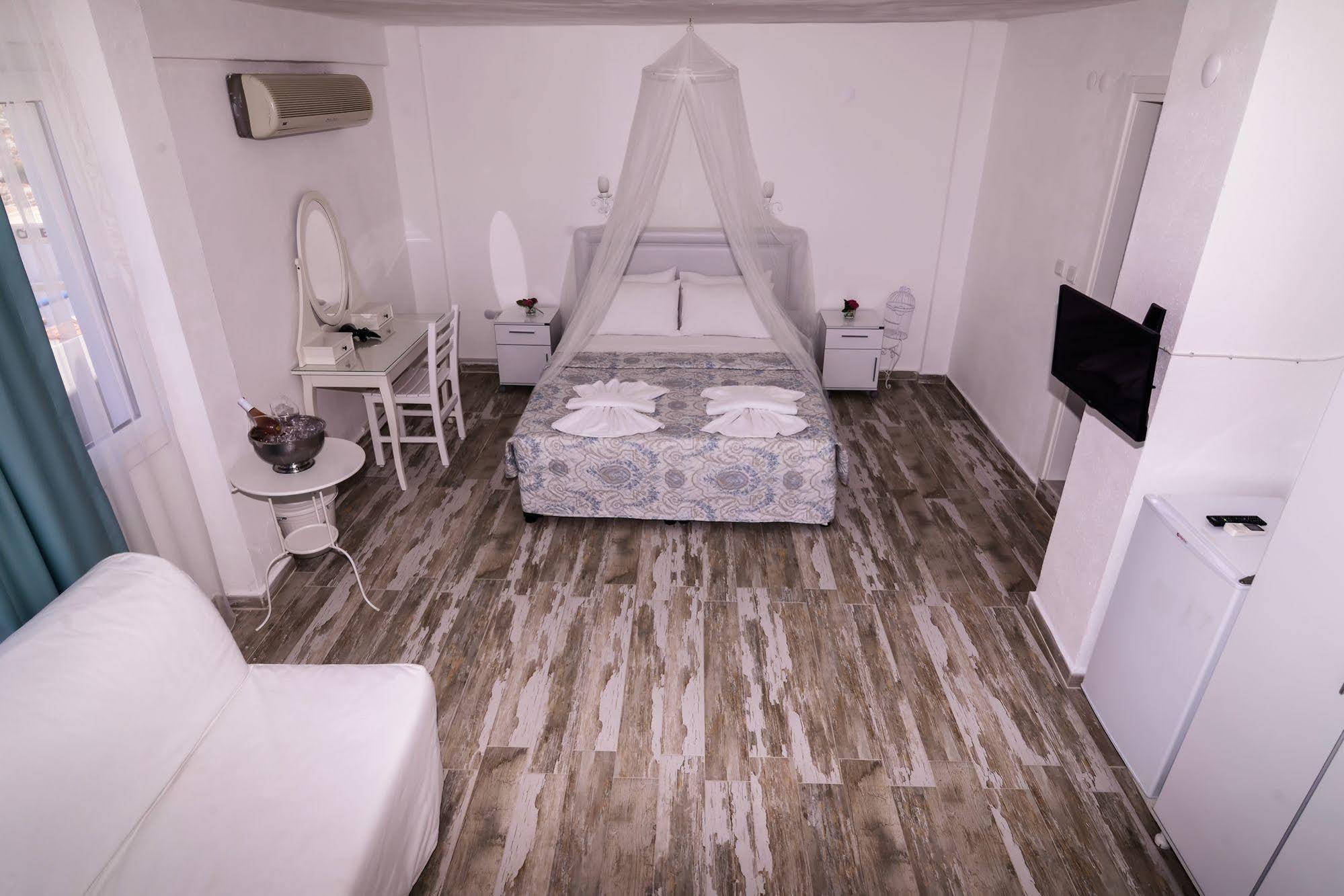 Marin Hotel Cesme Ngoại thất bức ảnh