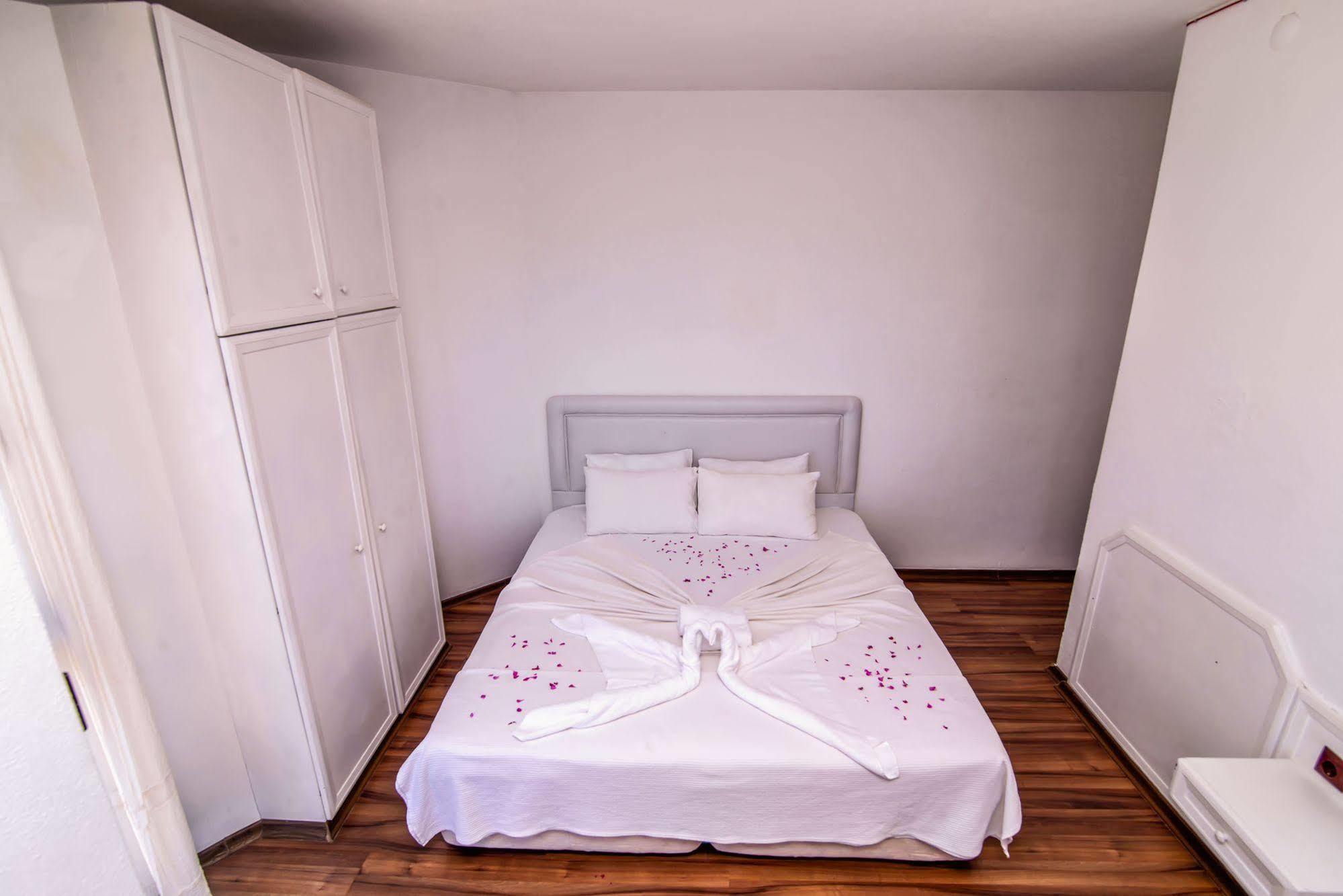 Marin Hotel Cesme Ngoại thất bức ảnh